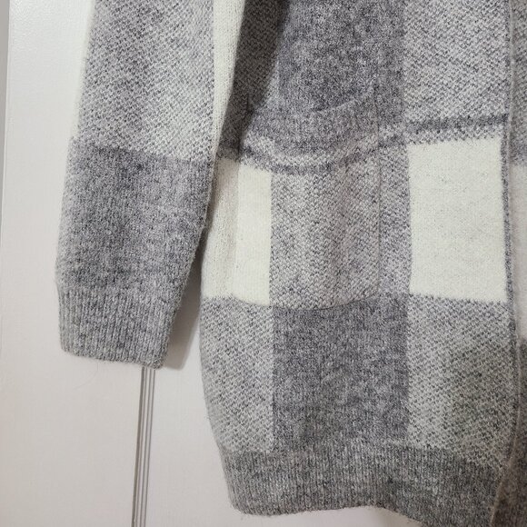 Color Block Cardigan - Picture 4 of 8